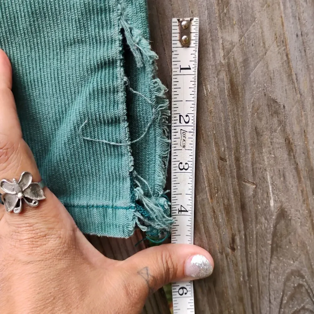 Vintage 07 Levis Teal Green Low Rise Corduroy Pants Sz 8M W29 Distressed Grunge